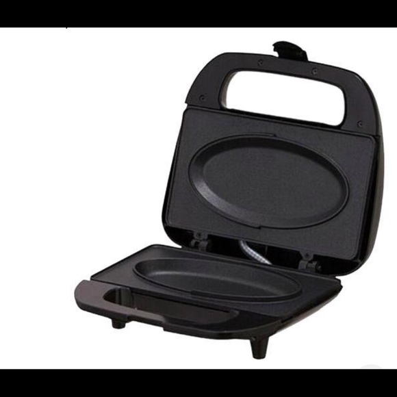 DOM010 Black Black Series Nonstick Omelet Maker - Picture 1 of 2